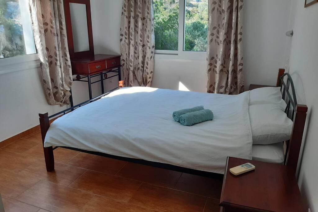 Villa Sunrise With Stunning Views And Private Pool Katokhorion  Экстерьер фото